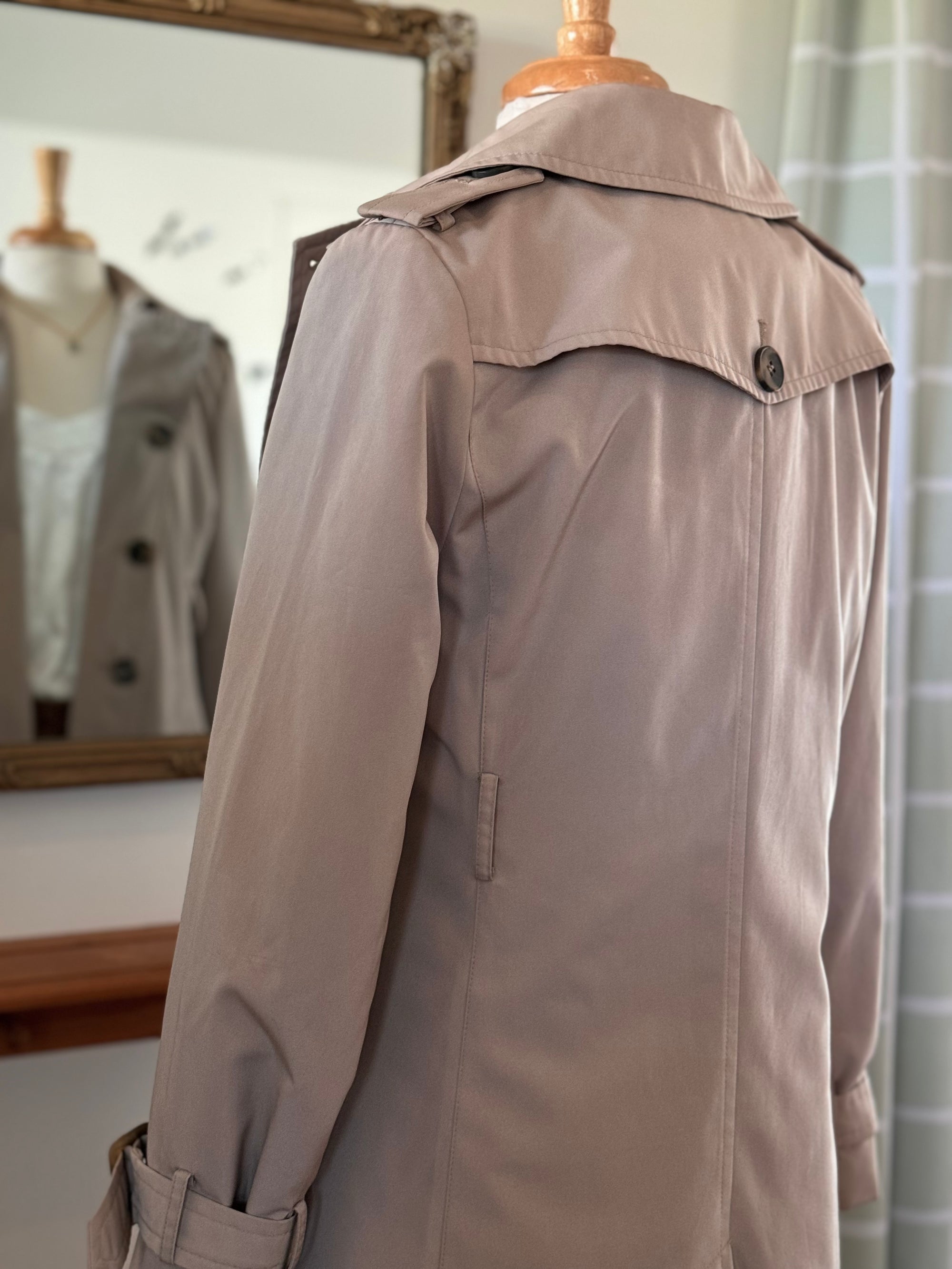 Secondhand Beige Trench Coat | LONDON FOG Size Petite M